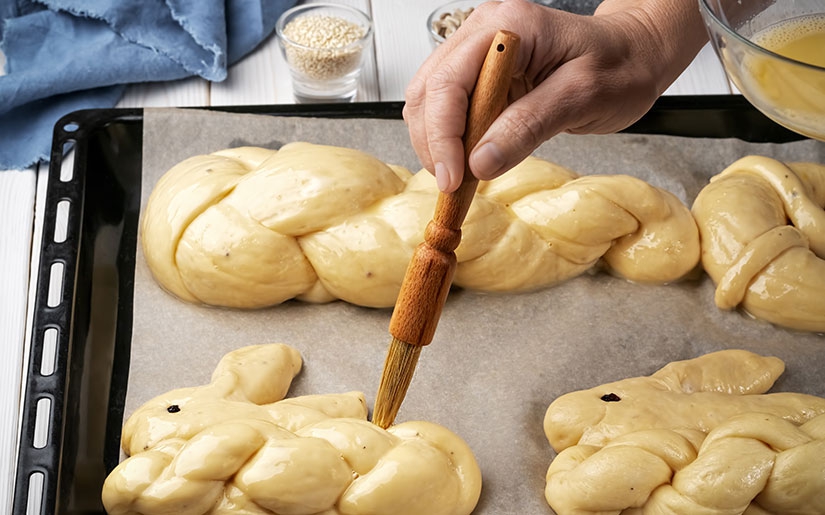 חלה כשרה לפני אפייה לארוחת שישי וקבלת שבת